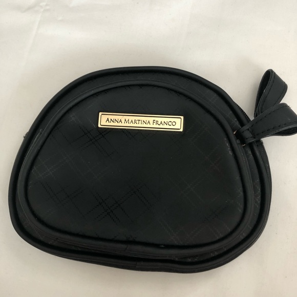 Anna Martina Franco Pouch - Picture 1 of 4